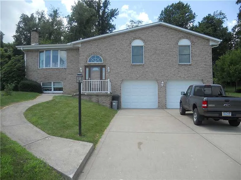 170 Washington Dr photo 1