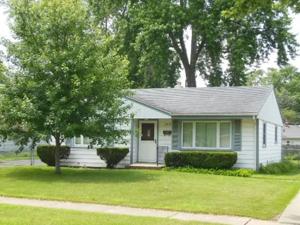 2812 Ellen Ave, Rockford, IL 61101