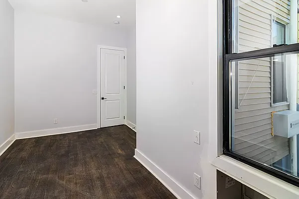 Rented by Compass | media 10