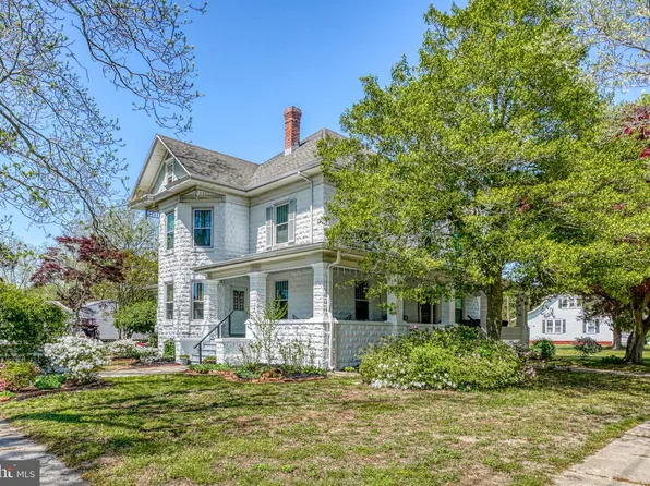 18298 Cassatt Ave, Parksley, VA 23421