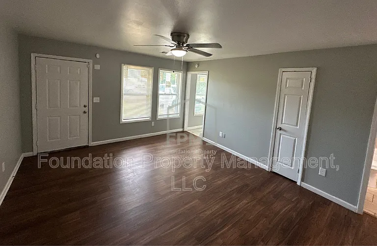 1663 Humber St — Photo 8