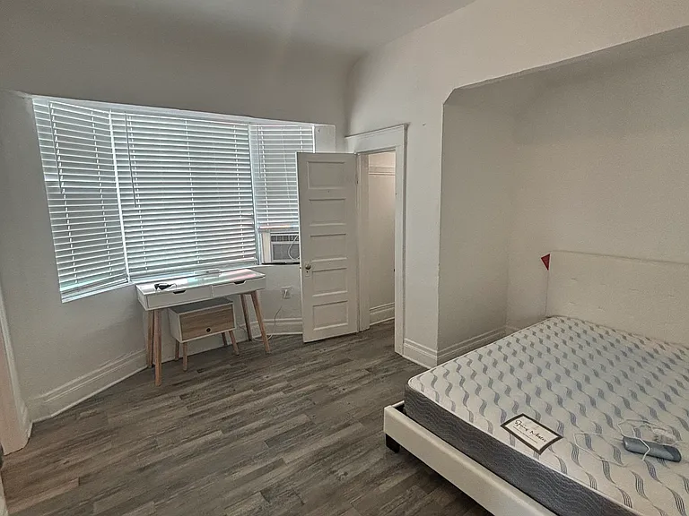 2515 S Catalina St #1 — Photo 10