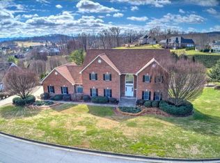205 Sterling Springs Dr, Johnson City, TN 37604
