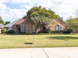 5616 Lake Side Dr, Bossier City, LA 71111