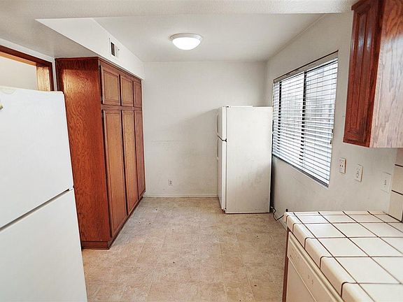 5th image of 3924 Park Pl APT 7