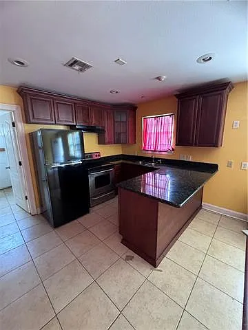 2700 Clover St — Photo 8