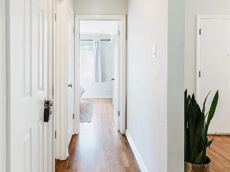 565 Winona Ct — Photo 11