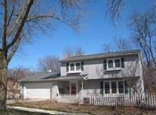 3220 Blue Ridge Dr NE, Cedar Rapids, IA 52402