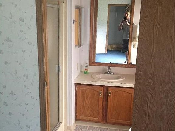4th image of 620 Crest Ln