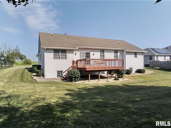 4th image of 3221 Genevieve Dr