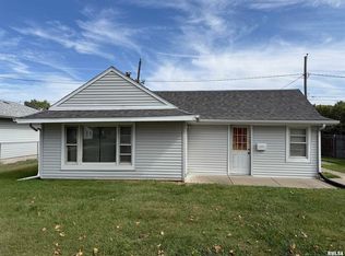 2402 45th St, Moline, IL 61265