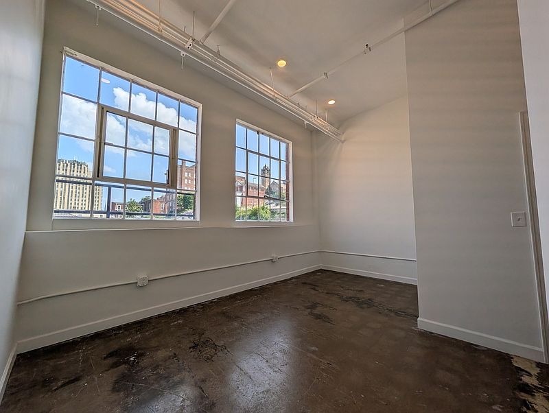1st image of 305 6th St APT 308