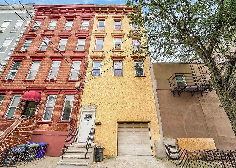 107 Madison St