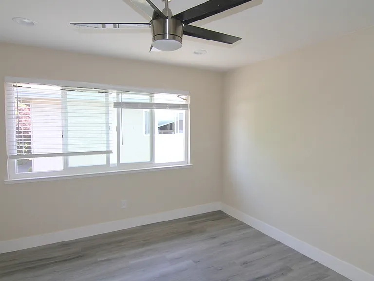 The Flats — Photo 9