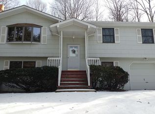 19 Juniper Ter, Ringwood, NJ 07456
