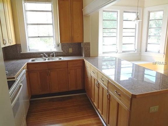 4th image of 4666 Iris St N