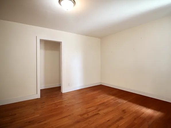 666 Hancock Street image 9 of 12