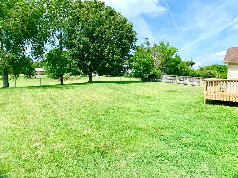 315 Harold Dr — Photo 28