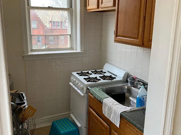 415 S 42nd St #7 — Photo 3