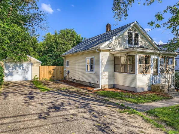 1384 Westminster St, Saint Paul, MN 55130