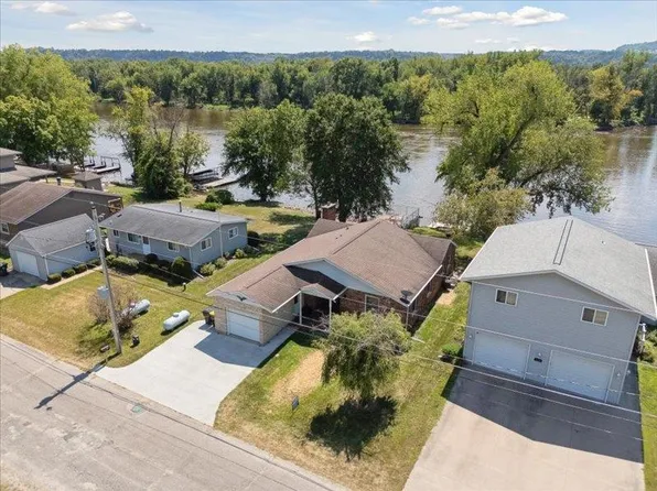 1212 Jack Oak Rd, Cassville, WI 53806