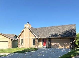 5737 N 116th Cir, Omaha, NE 68164