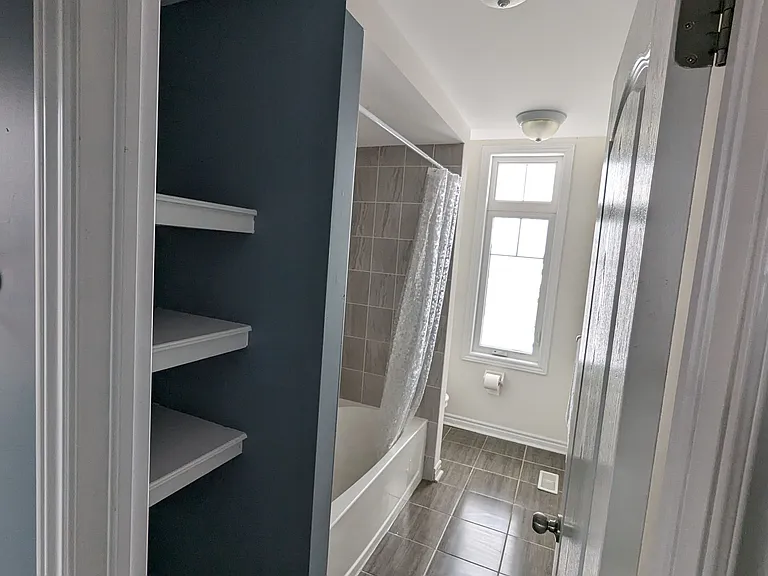 66 Portland St — Photo 16