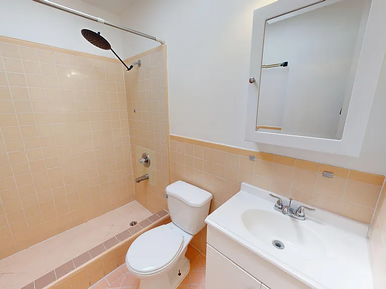 1514 Geneva Ave — Photo 5