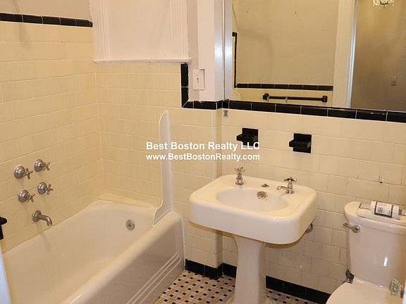 4th image of 9 Sewall Ave APT 204