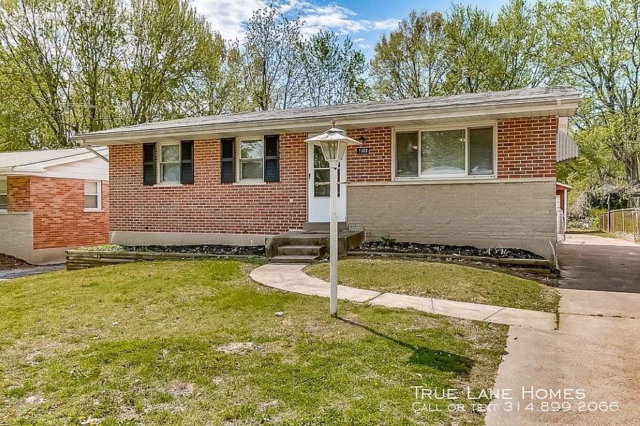1st image of 1382 Reale Ave