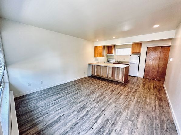 9037-9041 16th Ave SW #5