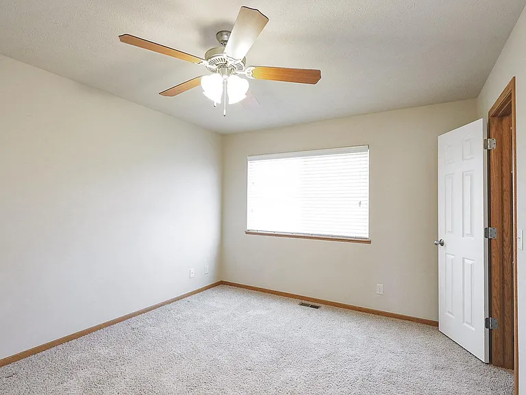 6148 Oakley St — Photo 25