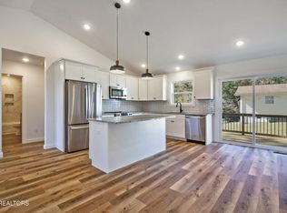535 Burnett St, Jamestown, TN 38556