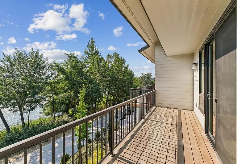 3520 N Prospect Ln #1 — Photo 24