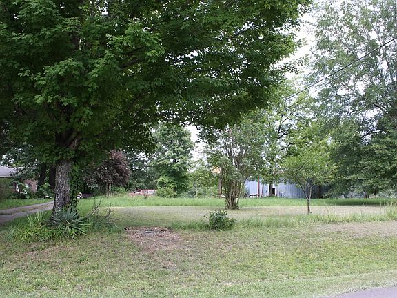4th image of 240 Oakdale Rd