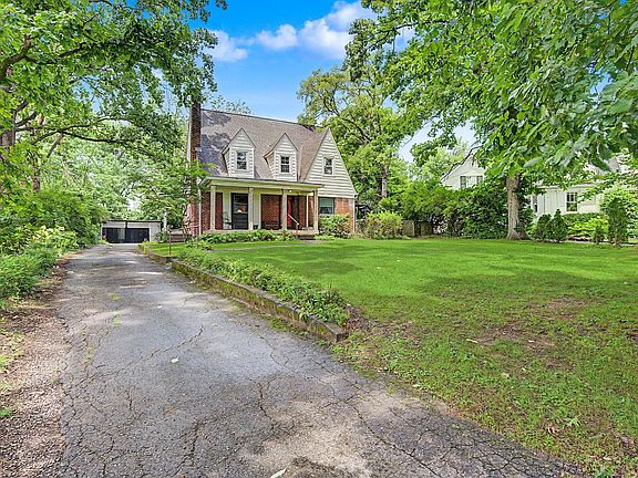 3rd image of 1718 Green Hills Dr