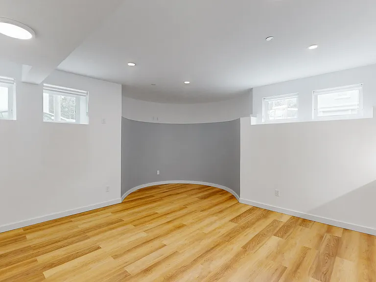 3097 Washington St #27 — Photo 5