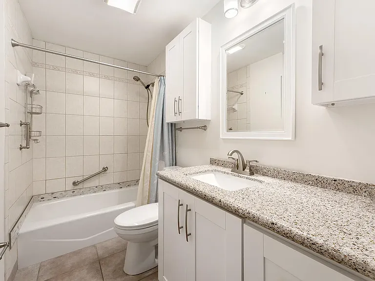 247 Bay Dr — Photo 10