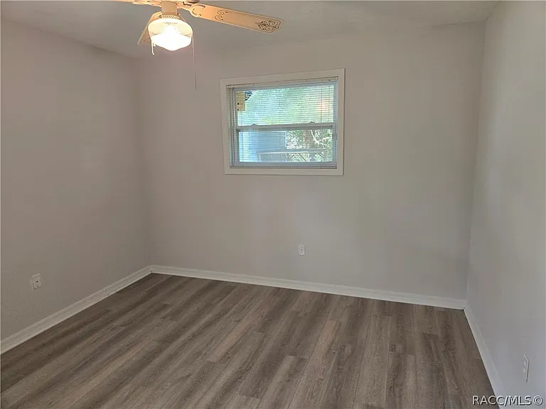 8288 W Barry Ct — Photo 32