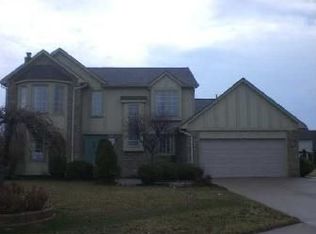 41544 Red Oak Dr, Sterling Heights, MI 48314