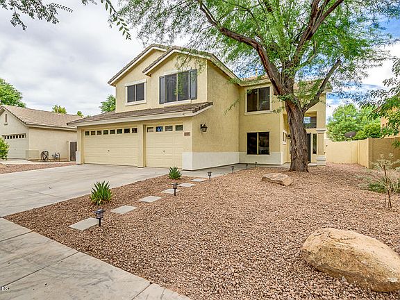 3rd image of 3245 E Linda Ln