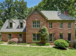 992 Lake Forest Ct, Eden, NC 27288