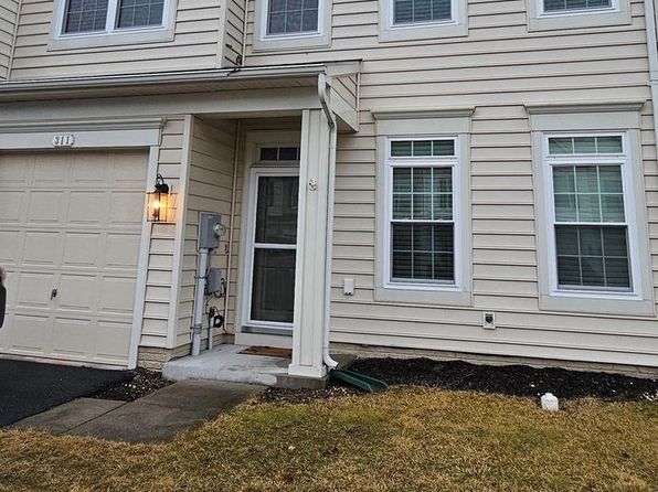 311 Prestwick Ln