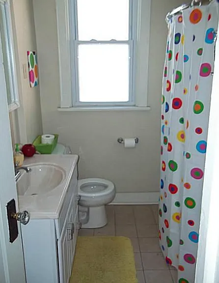2nd floor bathroom