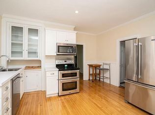 891 Robeson St, Fall River, MA 02720