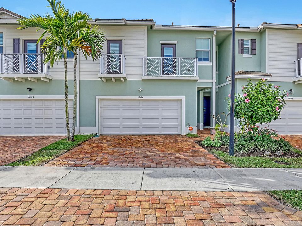 1st image of 12124 Cypress Key Way