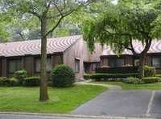 133 Strathmore Gate Dr, Stony Brook, NY 11790