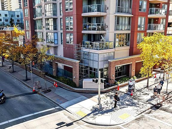 4th image of 650 W 10th St SW #2001