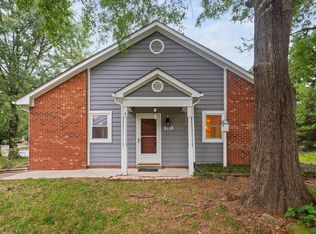 401 Huntington Park Dr, Morrisville, NC 27560
