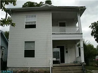 131-133 Whitethorne Ave photo 1